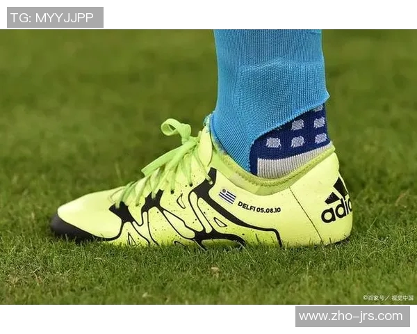 如何根据场地类型和个人需求选择合适的足球鞋技巧与建议